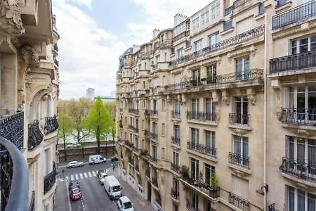 Cmg Paris Exterior foto